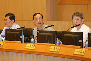 回擊副總統病床數六都之末說 朱立倫：新北非台北邊陲