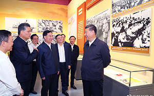 南巡怪象！習近平訪深圳  警察入民宅陪聊天  假顧客充場面…