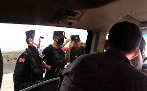 中國「再教育營」真的只是普通的學校嗎? 記者採訪受阻