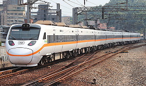 因應返鄉投票人潮！台鐵限量發售東部幹線無座位票