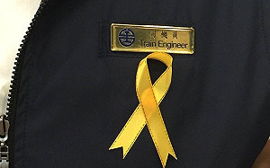 (影) 罹難者頭七日 普悠瑪行經傷心地新馬站鳴笛30秒致哀