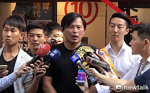 黃國昌今走訪台鐵行控中心「遠端監視系統」超級爛