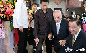 「母豬」言論火燒選情 吳敦義今出面鞠躬道歉