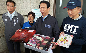 陳學聖控送白米賄選 鄭文燦：市政活動送禮行之有年