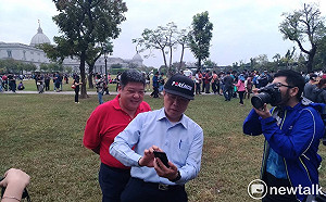 黃偉哲奇美博物館抓寶 要讓市府與民眾零距離
