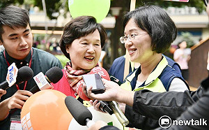 心疼蘇貞昌奔波拚選戰 詹秀齡煮麵、分身拜票樣樣來