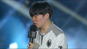 英雄聯盟世界賽》選手生涯五年終奪冠！IG Rookie：渴望這座冠軍很久了