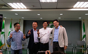 (影) 3野百合戰友力挺陳其邁！翁章梁憂：台灣民主走入宗教式狂熱