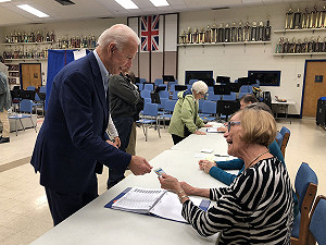 美期中選舉至少12州投票機出包  有人排隊3小時