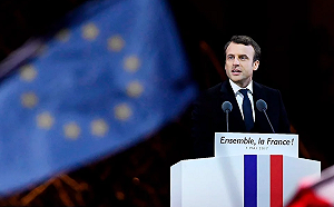 法國總統馬克宏險遭襲擊  反恐部門逮極右派嫌犯5男1女