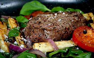 媲美麥當勞！「OO牛排」當年超夯　網友淚推：聚餐必吃