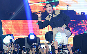 IESF》大咖歌手歌聲力挺電競 蕭敬騰、MATZKA嗨唱全場陶醉