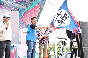 攤商質疑市府玩法 自組市場後援會挺高思博