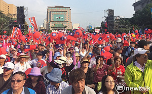 丁守中雙11首場造勢登場 逾萬人湧入凱道