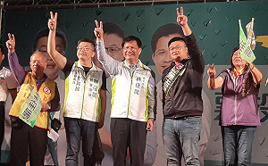 攜手蔡其昌原縣區跑透透  林佳龍：議會拚過半