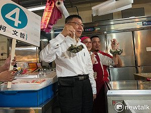 拜票影響生意！柯文哲一早西寧市場掃街  有鼓勵有抱怨   