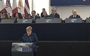 附議馬克宏美國不可靠  梅克爾力主建立歐洲軍