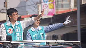 林園區掃街拜票 陳其邁：韓用帝制或軍事用語並不妥當