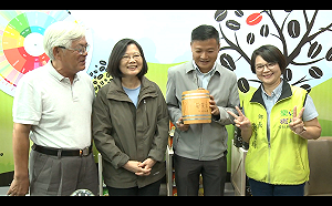 蔡英文：雲林不能走派系回頭路  繼續支持李進勇連任