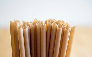 環保新選擇！甘蔗纖維吸管進軍國外飲料店