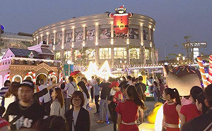 高雄草衙道飄白雪！濃濃聖誕氣氛超浪漫