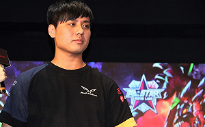 英雄聯盟明星賽》Mlxg奇葩回家不顧塔防？Maple輕鬆晉級八強