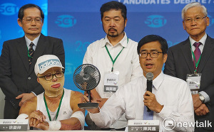 現場直擊》「直球對決」辯論會後記者會 陳其邁暖男漏網鏡頭