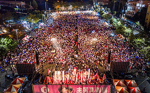 選戰觀察》嘉義市涂、黃大咖陪同掃街 蕭獨走晚會爆場