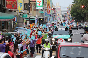 選情觀察》當直球對決玩成躲避球之後