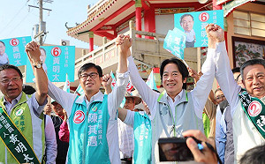 陪陳其邁掃街 賴清德：暖男有愛 一定度過韓流