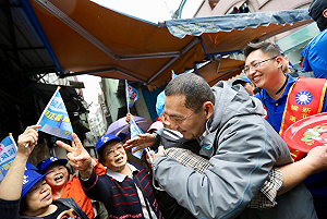 黃國昌批新北弊案多 侯友宜：對違法的事零容忍