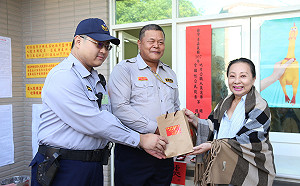 投下神聖一票！嘉義縣長張花冠：考慮參選立委