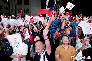 現場直擊》高雄市選戰激烈  韓國瑜總部歡聲雷動