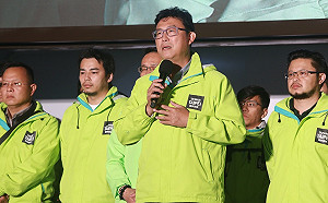 台北市長重選誰贏？政論節目電話民調「姚得票率86%」力壓柯、丁