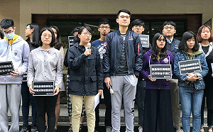 台大鹿鳴堂擋逃生路線！學生盼只留意象拆除主建築體