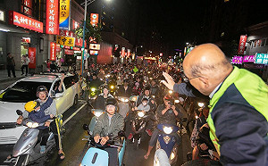 卯起來謝票！選後過五天 蘇貞昌還在街上躹躬哈腰