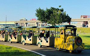 親子休閒好去處！搭幸福小火車悠遊水岸美景超放鬆
