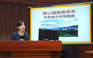 黃智賢說台灣靠中國奶水  洪慈庸：喝台灣奶卻為中國配方奶代言