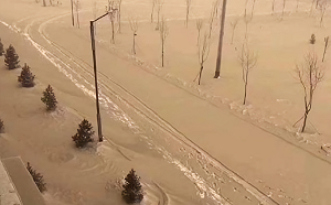 新疆沙塵暴降黃雪  網友：滿城盡帶提拉米蘇