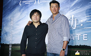 大螢幕初登板　王建民：剛看到有點不習慣