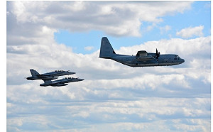 駐日美軍F/A18空中加油撞C130  雙雙墜海1人獲救