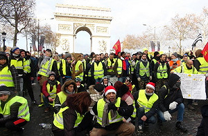 法國黃背心運動難解  民怒指向菁英與底層差距