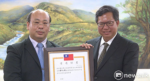 領取當選證書 鄭文燦：要讓桃園人投這一票是有價值的