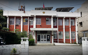 佯稱腳踏車故障 怪客連開5槍傷2警