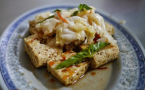 台灣夜市臭豆腐登上BBC　稱台灣為：吃不飽的島嶼