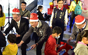 因應跨年夜10萬人潮 桃捷連續41小時不打烊