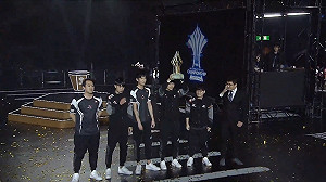 《傳說對決》直落四太神啦！J Team完美表現奪AIC世界冠軍