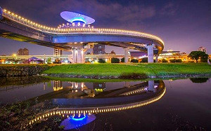 新北美景再添新亮點！水岸辰光橋越夜越美麗