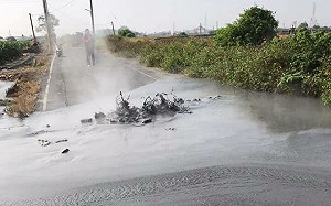 屏東萬丹泥火山「路中央」噴發 毀損道路、農田