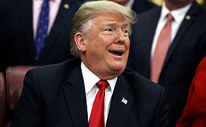 以犯錯的高爾夫球員比喻  川普又罵聯準會 道瓊盤中跌逾500點